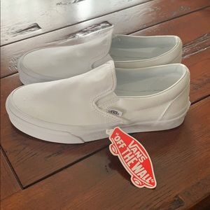 Vans slip on women’s size 6 New with tags